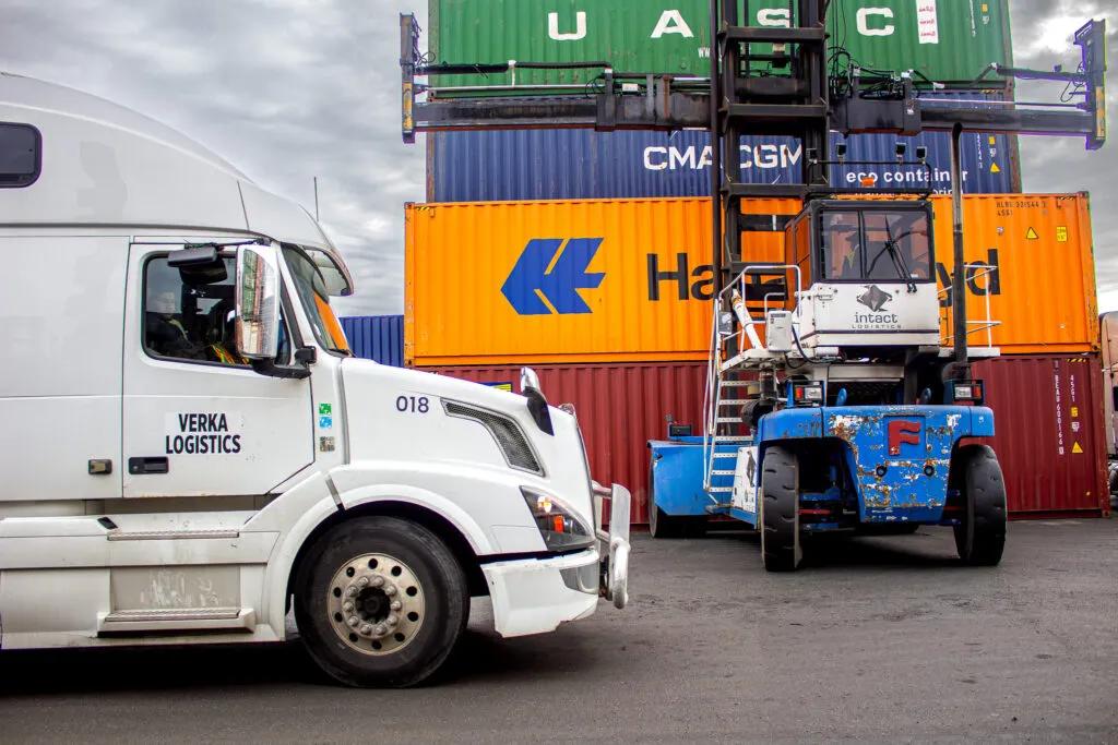 How Freight Forwarding Companies Simplify International Shipping